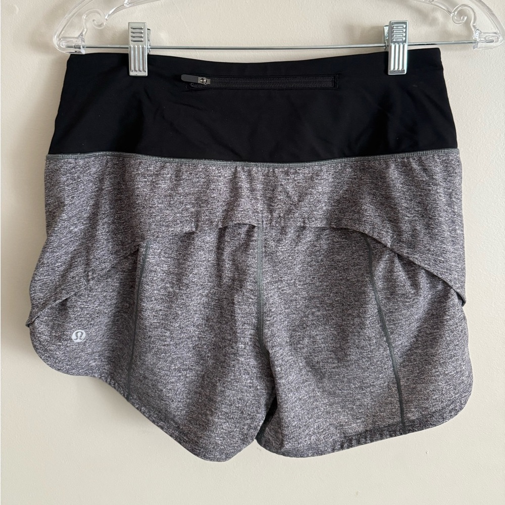 EUC Women’s Lululemon Shorts Gray Black Lined Panty Size 6 Running Gym